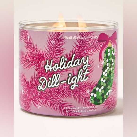 Bath & Body Works 3-Wick Candle Holiday Dill-ight - Picture 1 of 5
